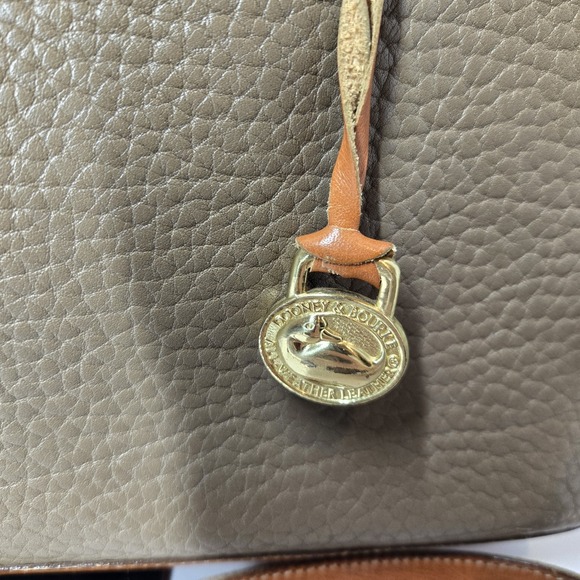 VTG DOONEY AND BOURKE TOP HANDLE SATCHEL ALL WEATHER Pebbled LEATHER Crossbody - Picture 3 of 15